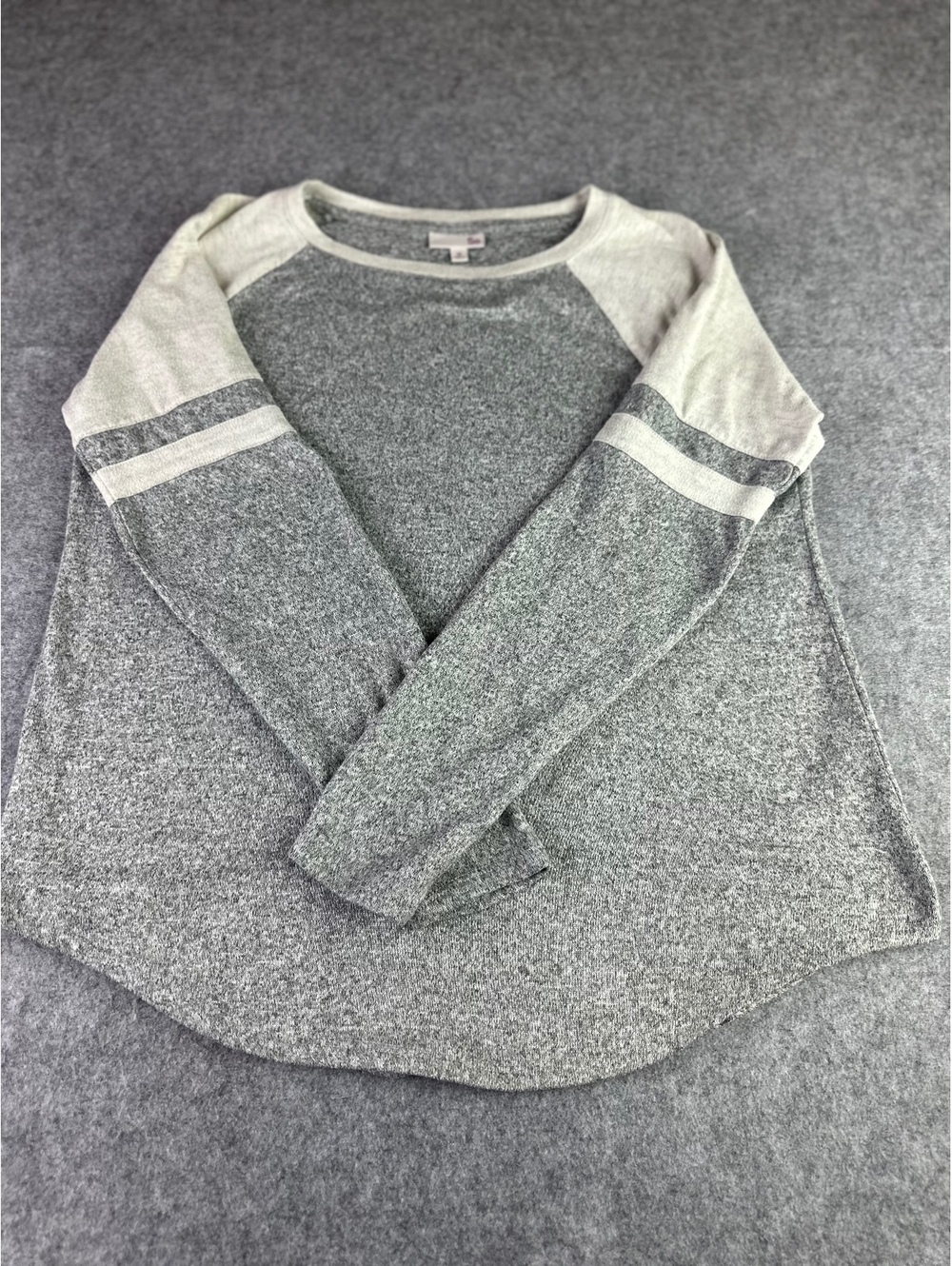 So Women's Medium Long Sleeve Shirt Gray with Stripe Accents Polyester Spandex